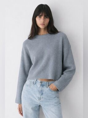 Gap Women’s Grey Textured Knit Sweater Size S NWOT Cozy Minimalist Pullover